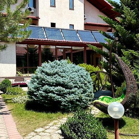 Tian-Shan Hotel Biskek Kültér fotó