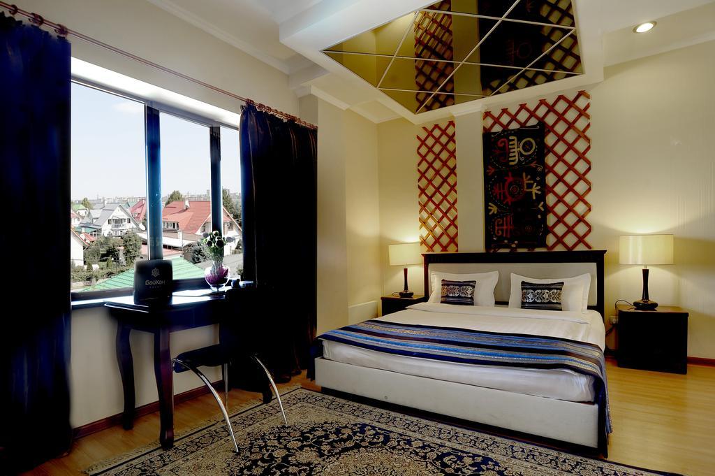 Tian-Shan Hotel Biskek Szoba fotó