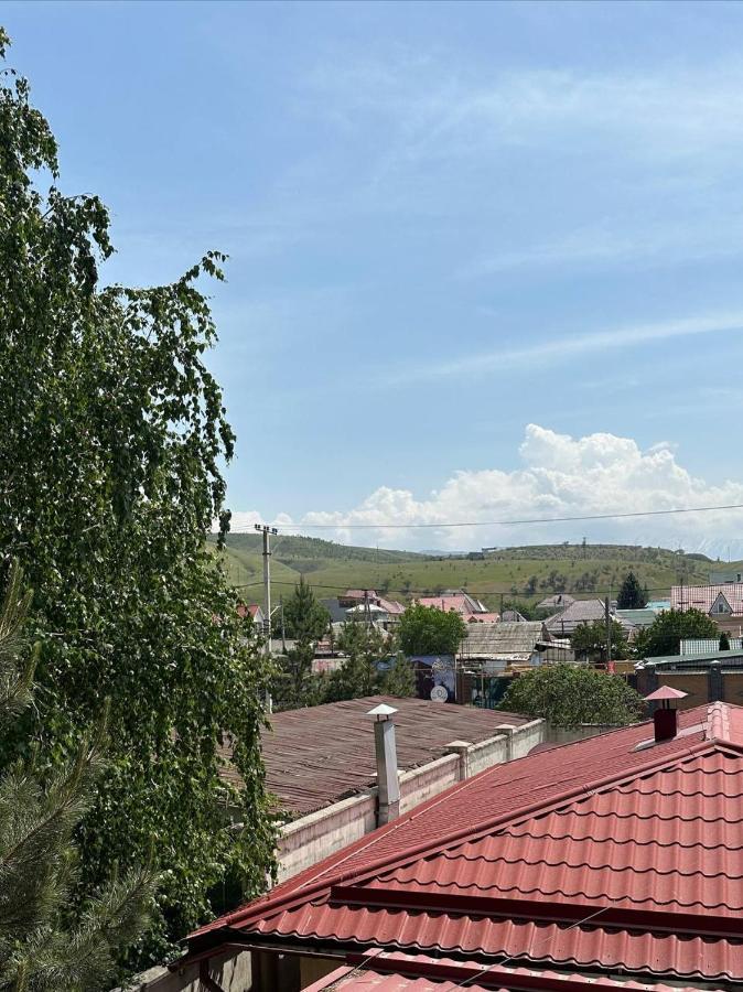 Tian-Shan Hotel Biskek Kültér fotó