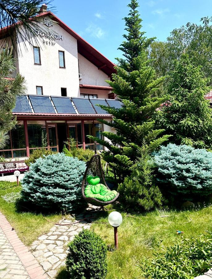Tian-Shan Hotel Biskek Kültér fotó