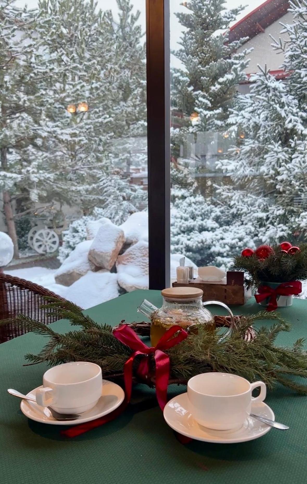 Tian-Shan Hotel Biskek Kültér fotó