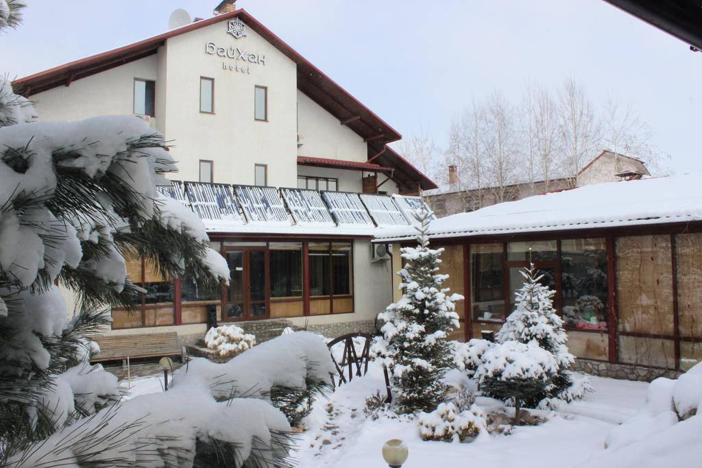 Tian-Shan Hotel Biskek Kültér fotó