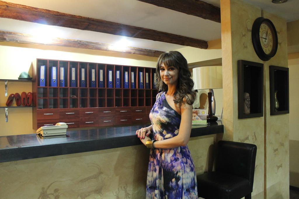 Tian-Shan Hotel Biskek Kültér fotó