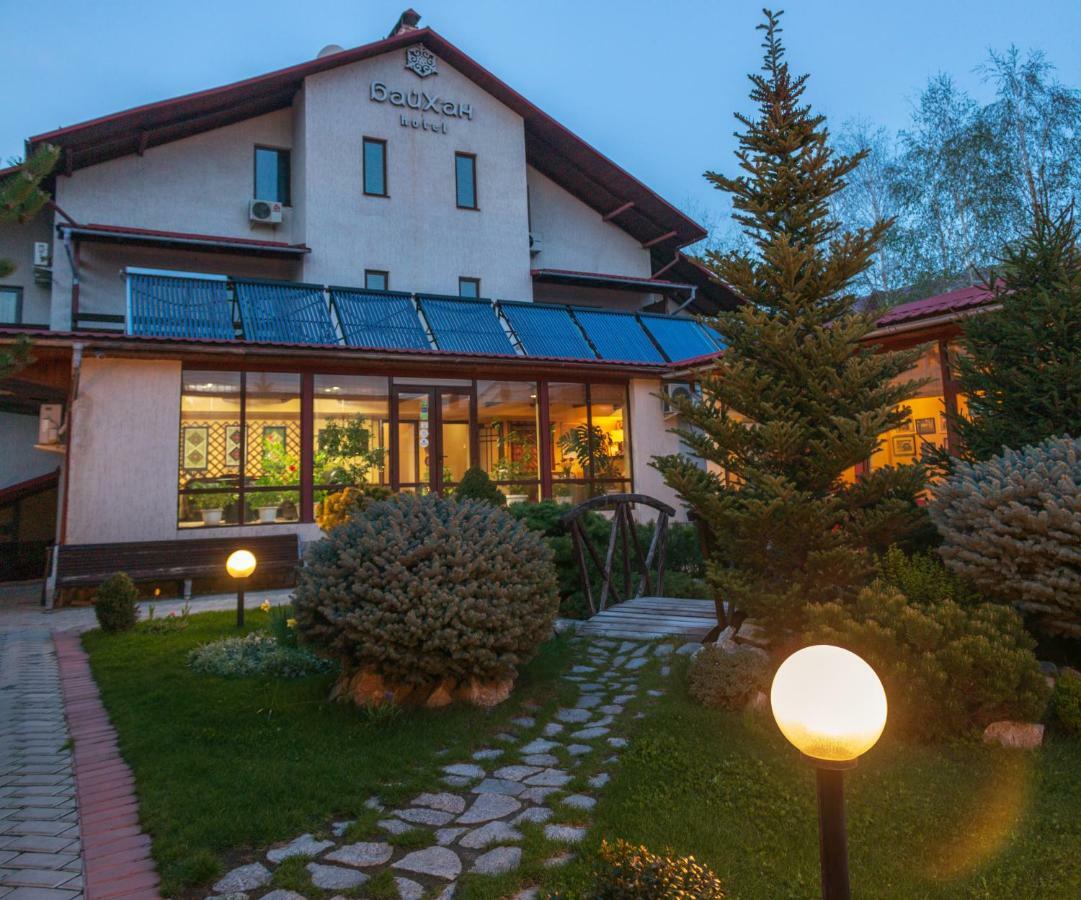 Tian-Shan Hotel Biskek Kültér fotó